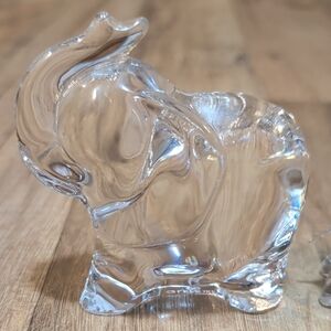 Clear Glass Elephant Sculpture Set - Decorative Home Art